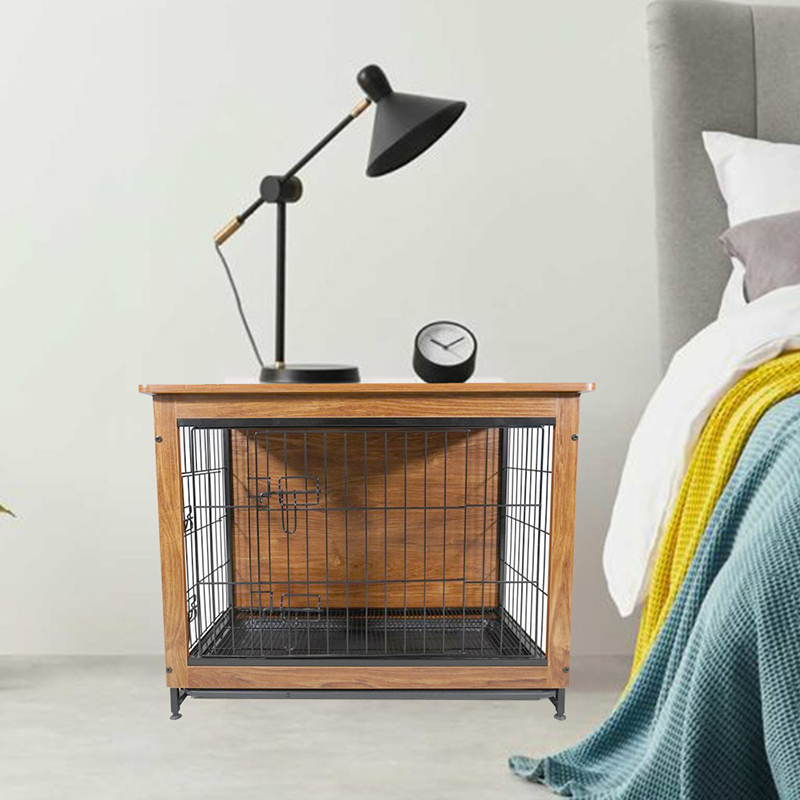 Crate de perro de estilo de madera grande de madera en interiores Crate de perro de estilo de madera grande de madera en interiores